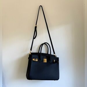 Elegant Black Structured Leather Handbag Crossbody
